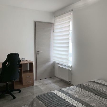 פץ' Exclusive Home - C. Apartman מראה חיצוני תמונה