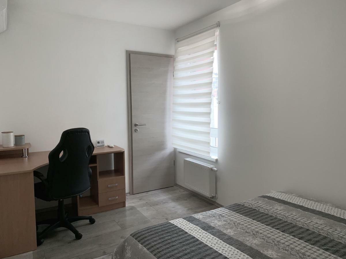 פץ' Exclusive Home - C. Apartman מראה חיצוני תמונה