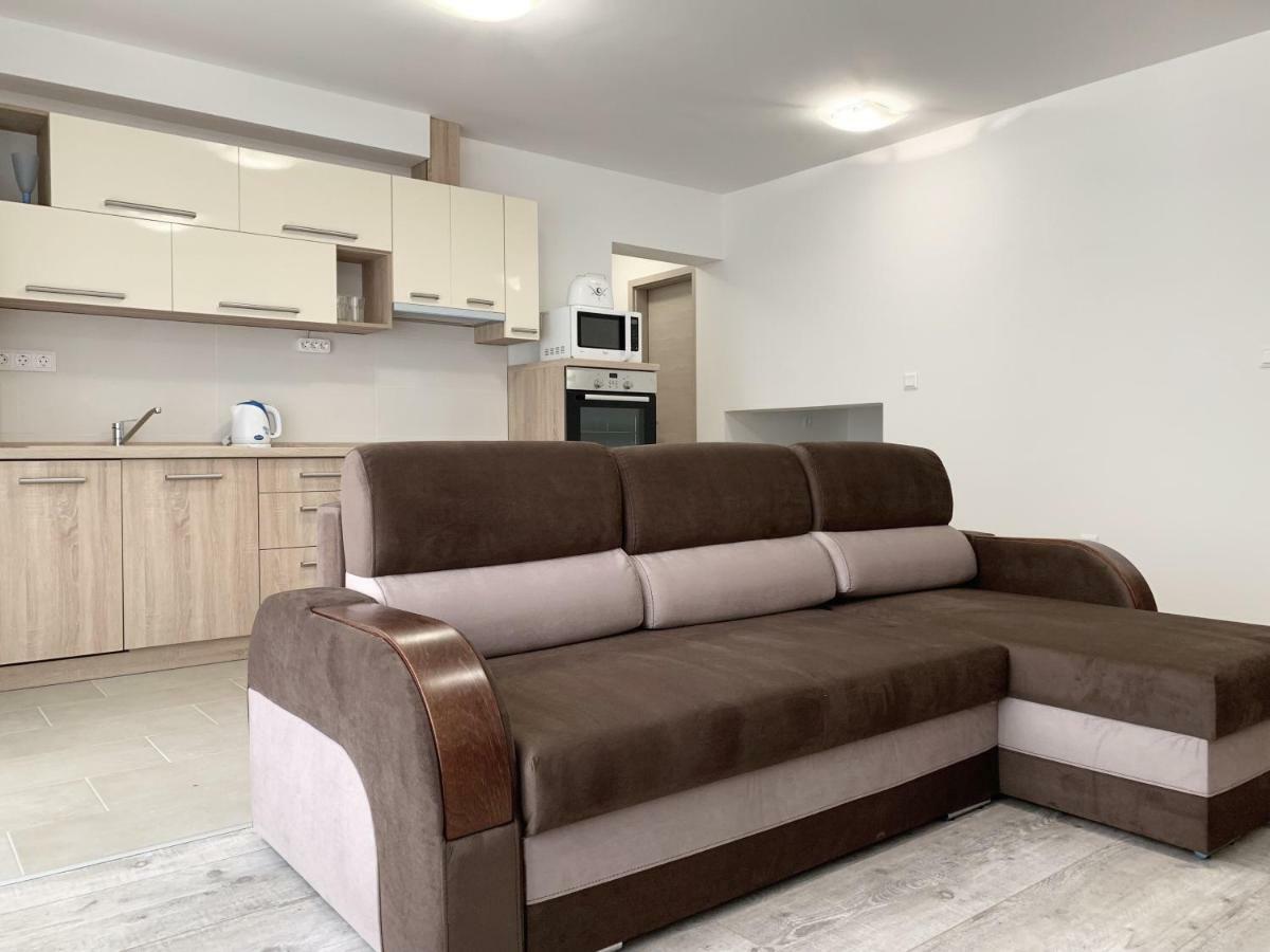 פץ' Exclusive Home - C. Apartman מראה חיצוני תמונה