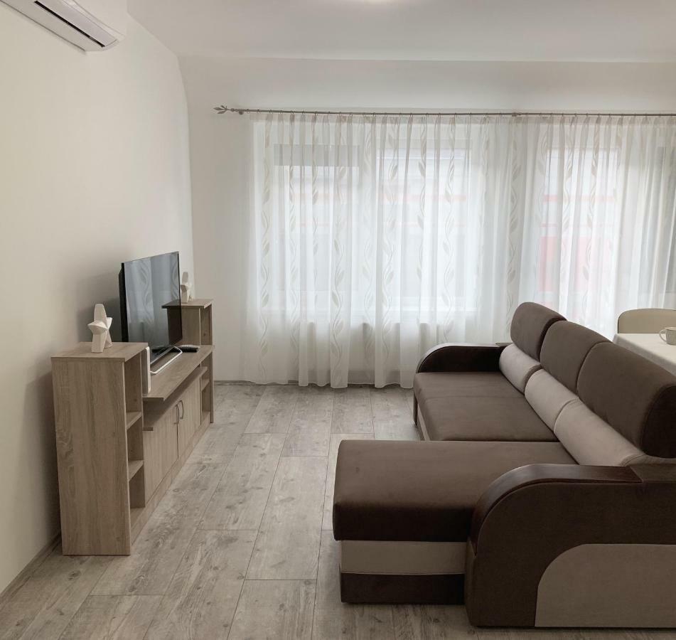פץ' Exclusive Home - C. Apartman מראה חיצוני תמונה
