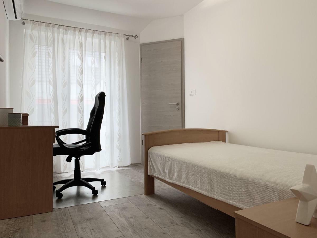 פץ' Exclusive Home - C. Apartman מראה חיצוני תמונה
