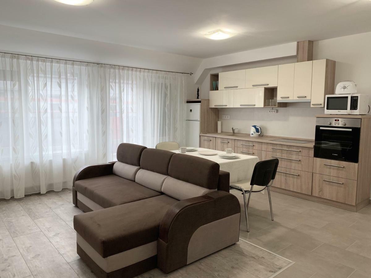 פץ' Exclusive Home - C. Apartman מראה חיצוני תמונה