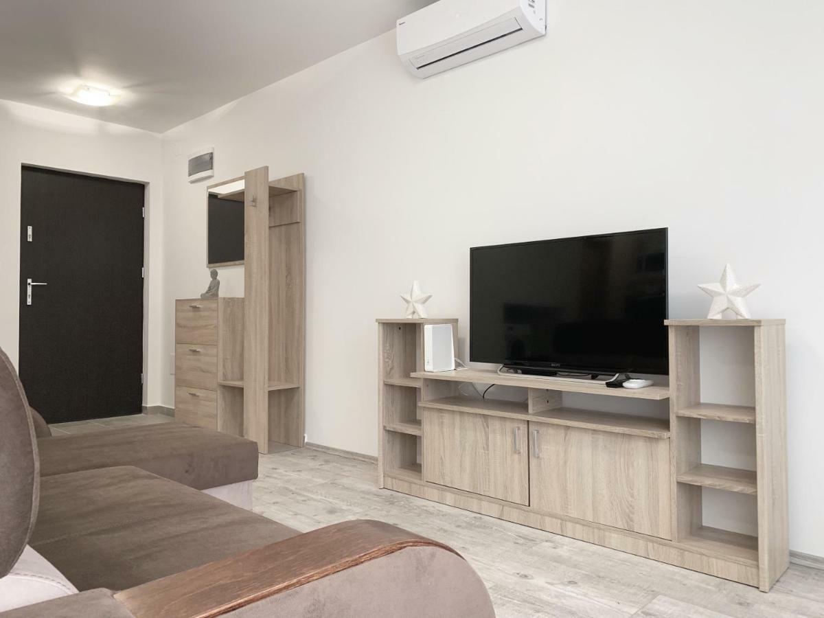 פץ' Exclusive Home - C. Apartman מראה חיצוני תמונה